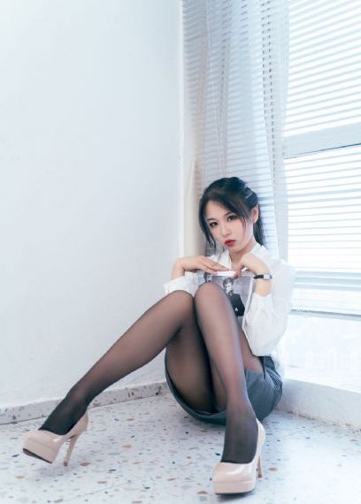 年轻老师的滋味4伦理演员表_720动漫在线观看